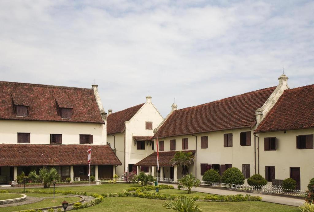 Hotel The Rinra Makasar Zewnętrze zdjęcie