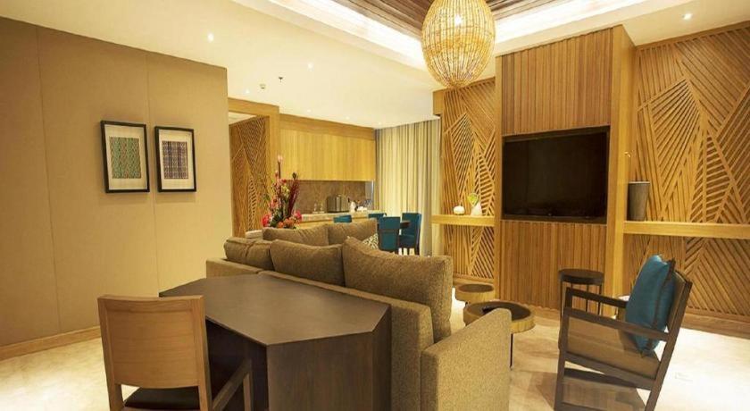 Hotel The Rinra Makasar Zewnętrze zdjęcie