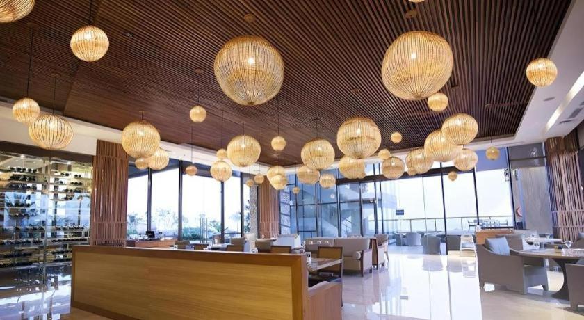 Hotel The Rinra Makasar Zewnętrze zdjęcie