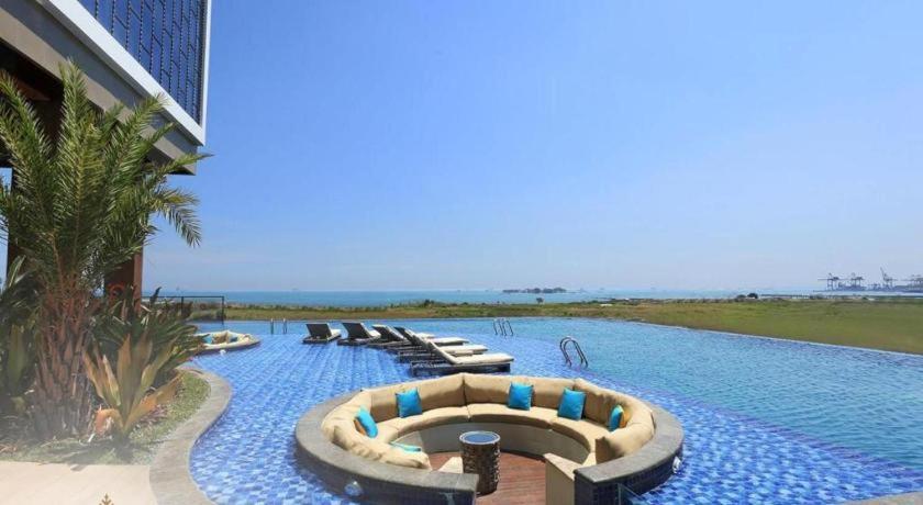 Hotel The Rinra Makasar Zewnętrze zdjęcie