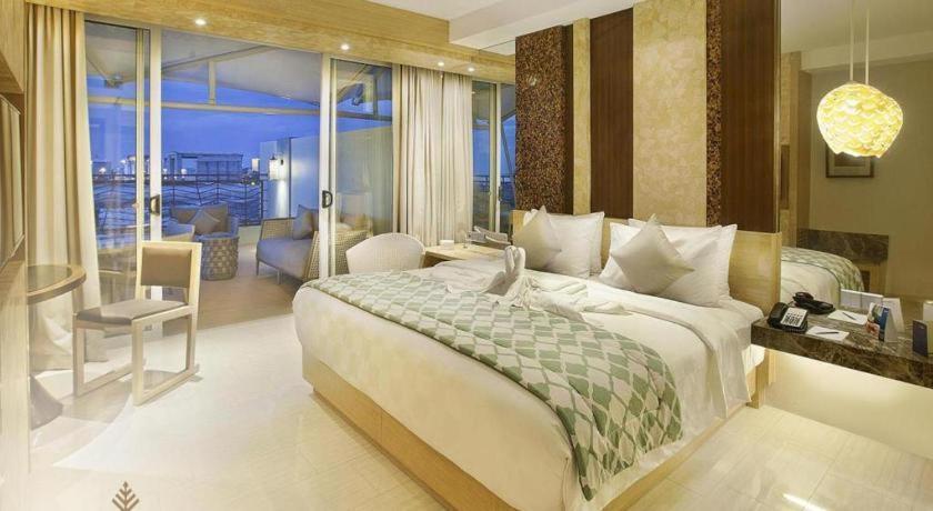 Hotel The Rinra Makasar Zewnętrze zdjęcie