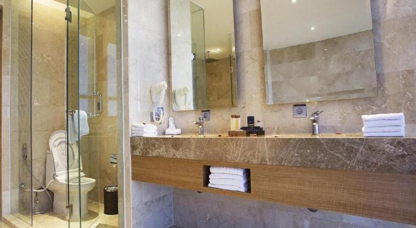 Hotel The Rinra Makasar Zewnętrze zdjęcie
