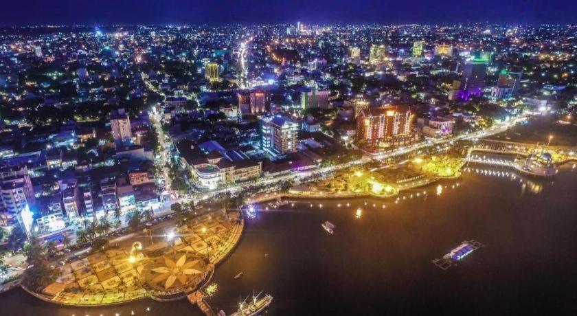 Hotel The Rinra Makasar Zewnętrze zdjęcie