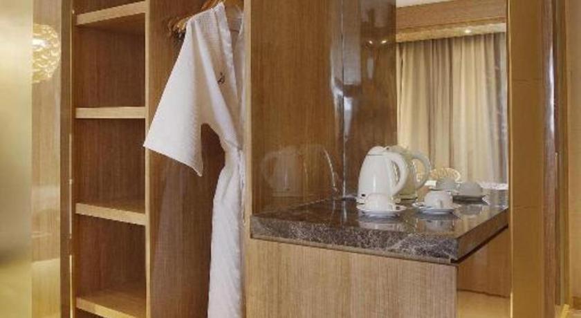 Hotel The Rinra Makasar Zewnętrze zdjęcie