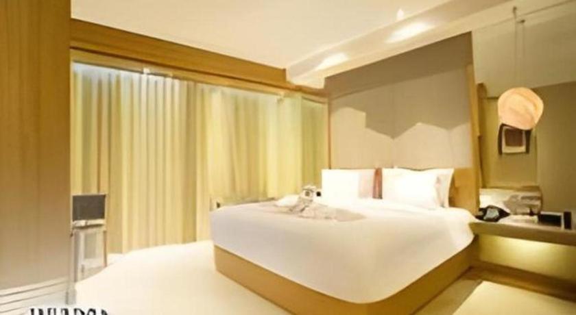 Hotel The Rinra Makasar Zewnętrze zdjęcie