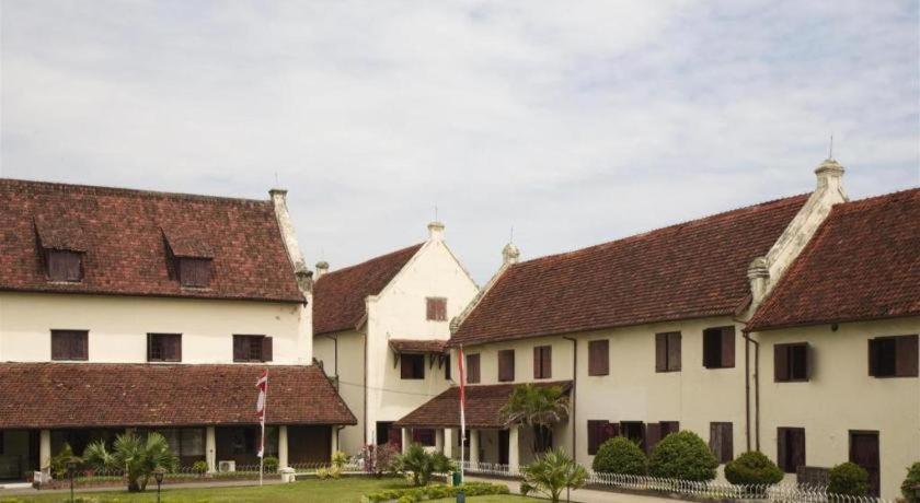Hotel The Rinra Makasar Zewnętrze zdjęcie