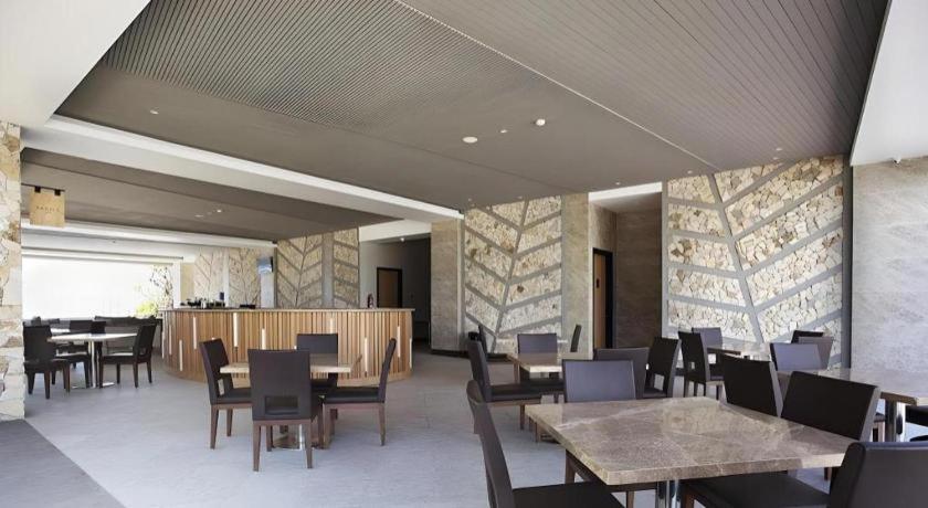 Hotel The Rinra Makasar Zewnętrze zdjęcie