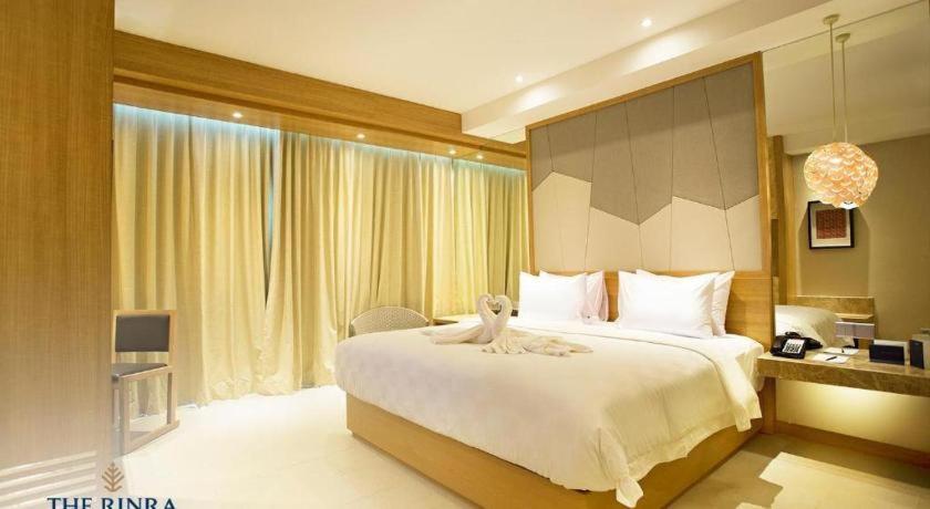 Hotel The Rinra Makasar Zewnętrze zdjęcie