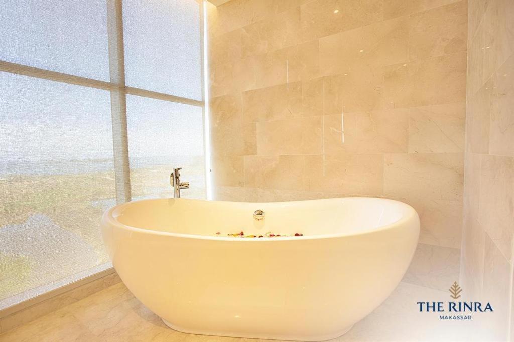 Hotel The Rinra Makasar Zewnętrze zdjęcie
